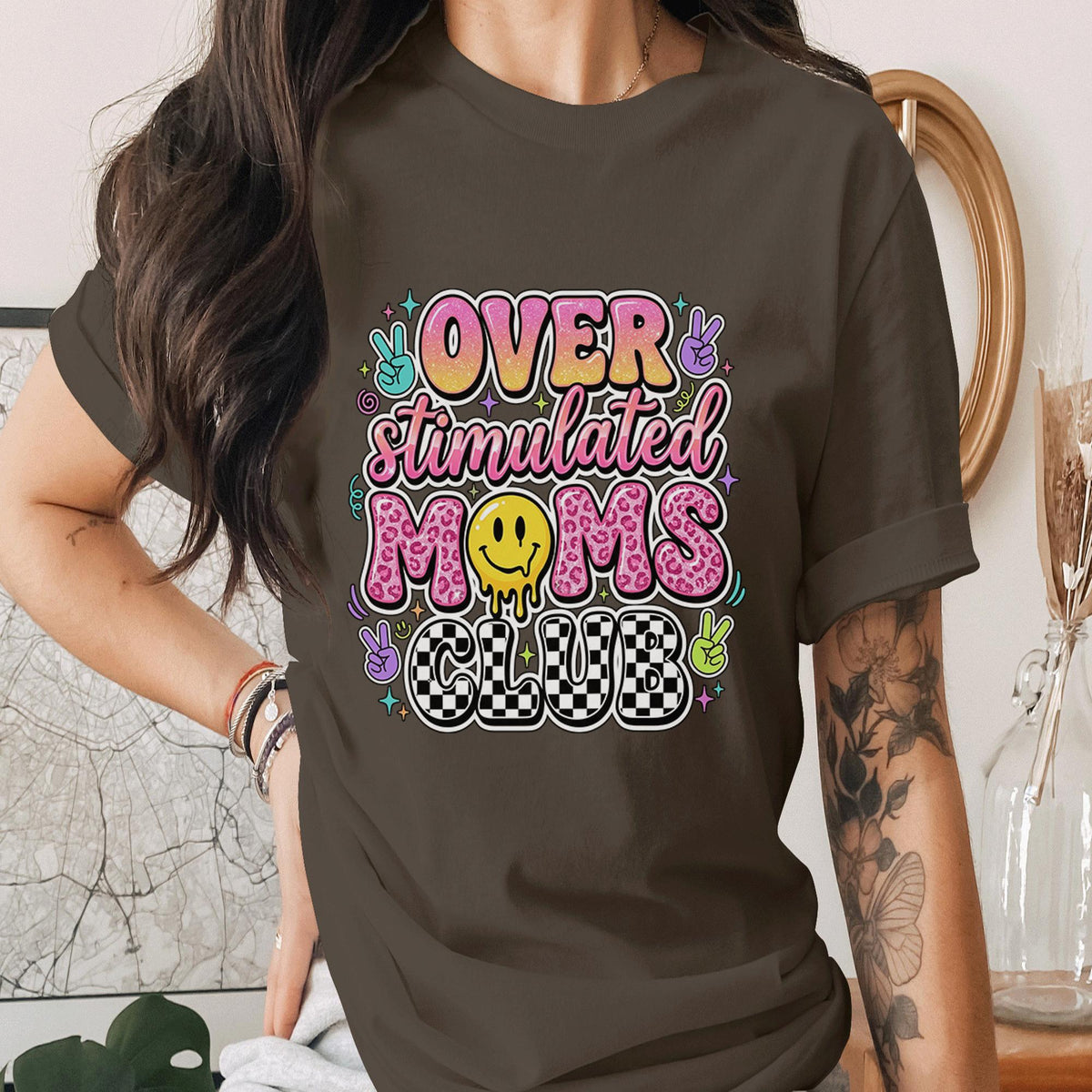 Overstimulated Moms Club Shirt Funny Mom Life Tee Mama T-Shirt Retro Smiley Face Leopard Print Cute Mom Humor Top Mothers Day Gifts Idea