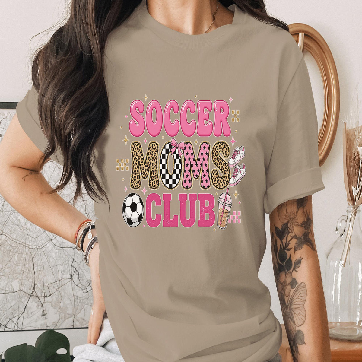 Soccer Moms Club Shirt Cute Soccer Mom Tee Pink Leopard Sports Mom T-Shirt Football Mom Gift Trendy Game Day Mom Outfit Mothers Day Shirt