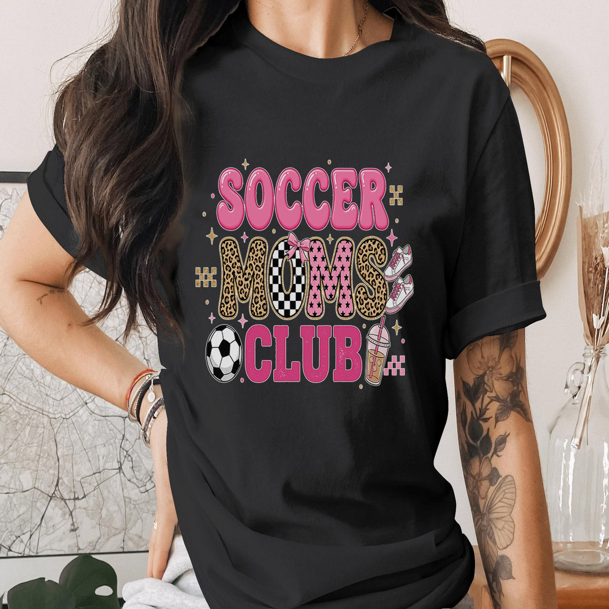 Soccer Moms Club Shirt Cute Soccer Mom Tee Pink Leopard Sports Mom T-Shirt Football Mom Gift Trendy Game Day Mom Outf...