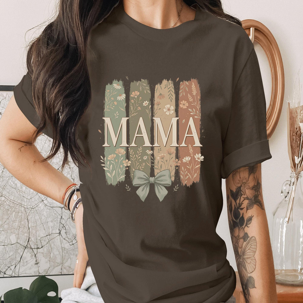 Mama Vintage Floral Shirt Retro Mom Tee Aesthetic Mama Bow Shirt Boho Floral Mom Shirt Mothers Day Gift Idea Trendy Mama Tee