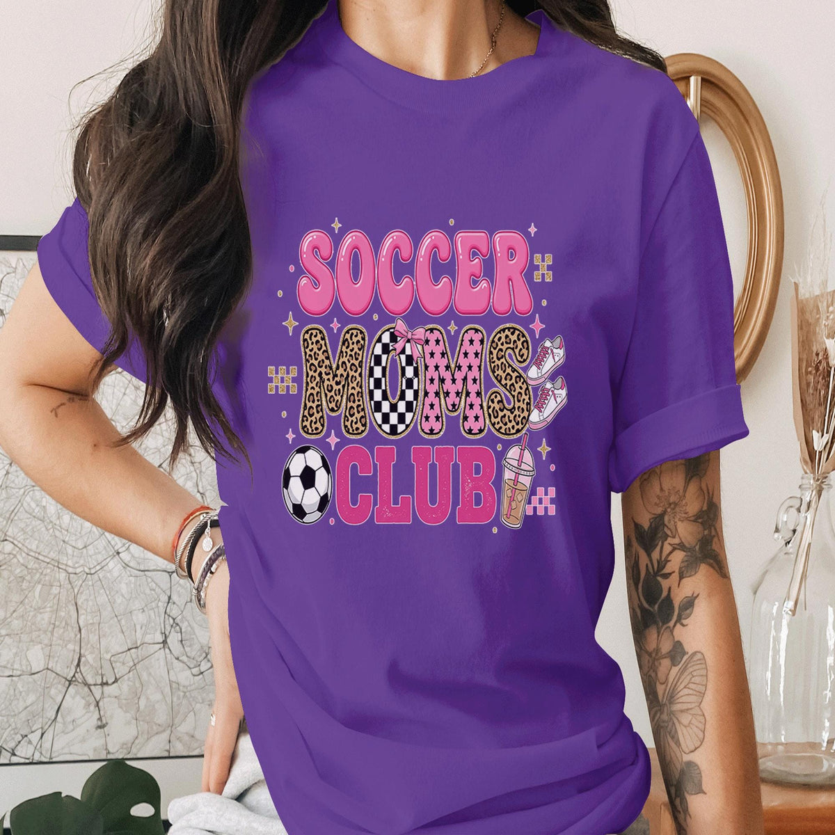 Soccer Moms Club Shirt Cute Soccer Mom Tee Pink Leopard Sports Mom T-Shirt Football Mom Gift Trendy Game Day Mom Outfit Mothers Day Shirt