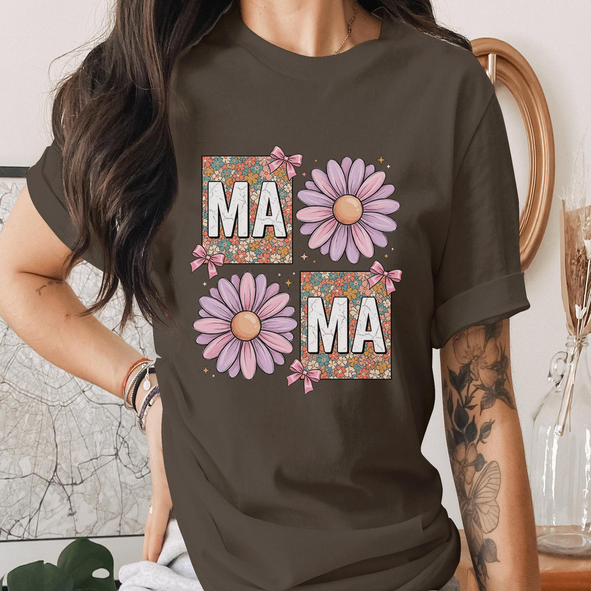 Mama Daisy Floral Shirt Cute Mom Flower Tee Retro Mama Shirt Mothers Day Gift Pink Daisy Mom Shirt Vintage Style Mom Tee