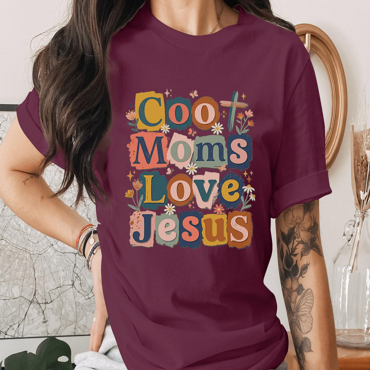Cool Moms Love Jesus Shirt Christian Mom Tee Retro Faith Shirt Religious Mothers Day Gift Trendy Floral Christian Mama Shirt
